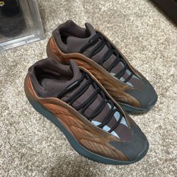Yeezy 700