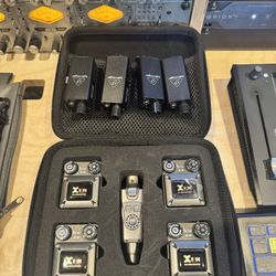 Xvive U4R4 wireless in-ear monitor system