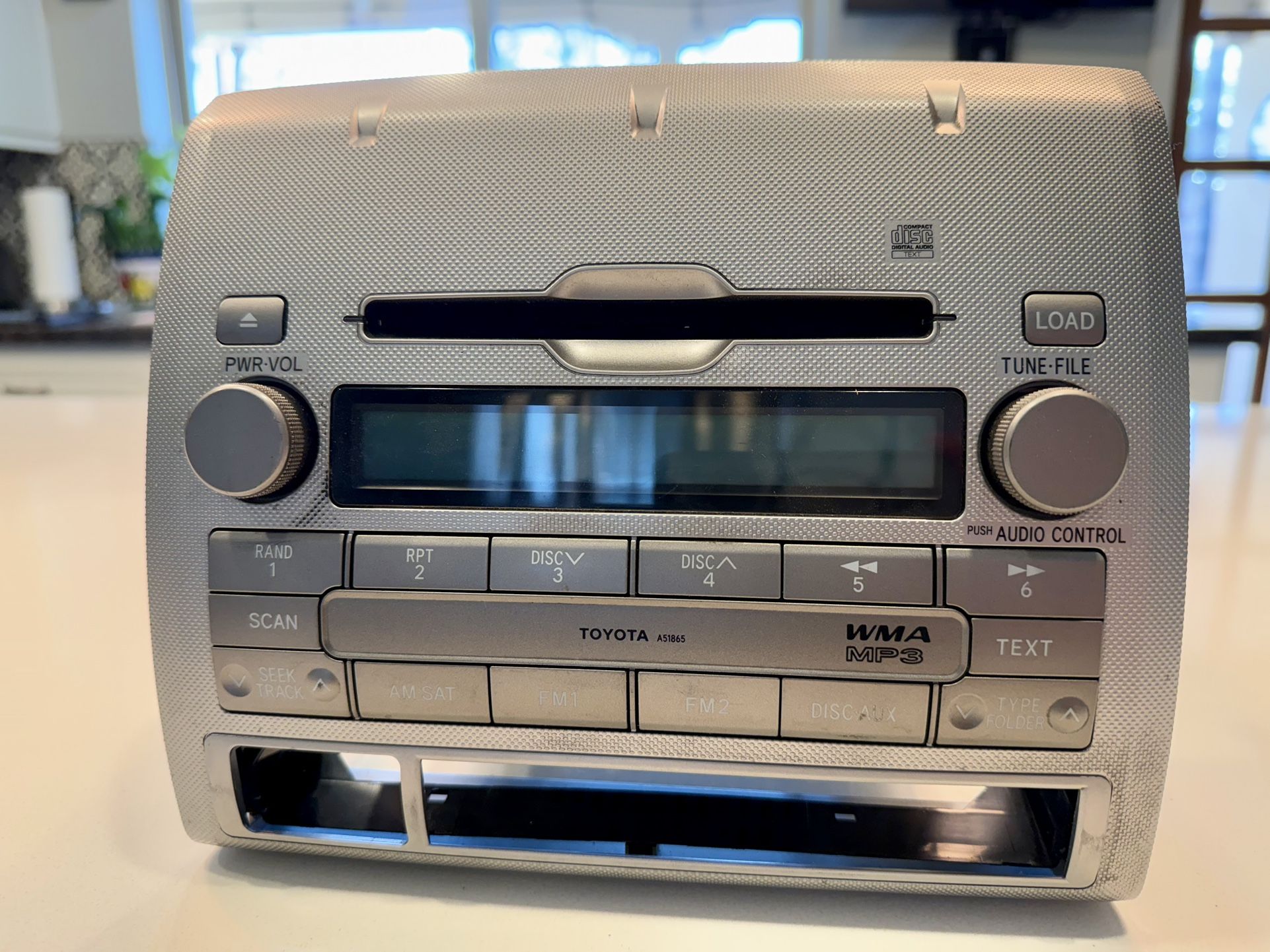 Toyota Tacoma 05-11 OEM XM MP3 Radio 6 CD Player Changer A51865