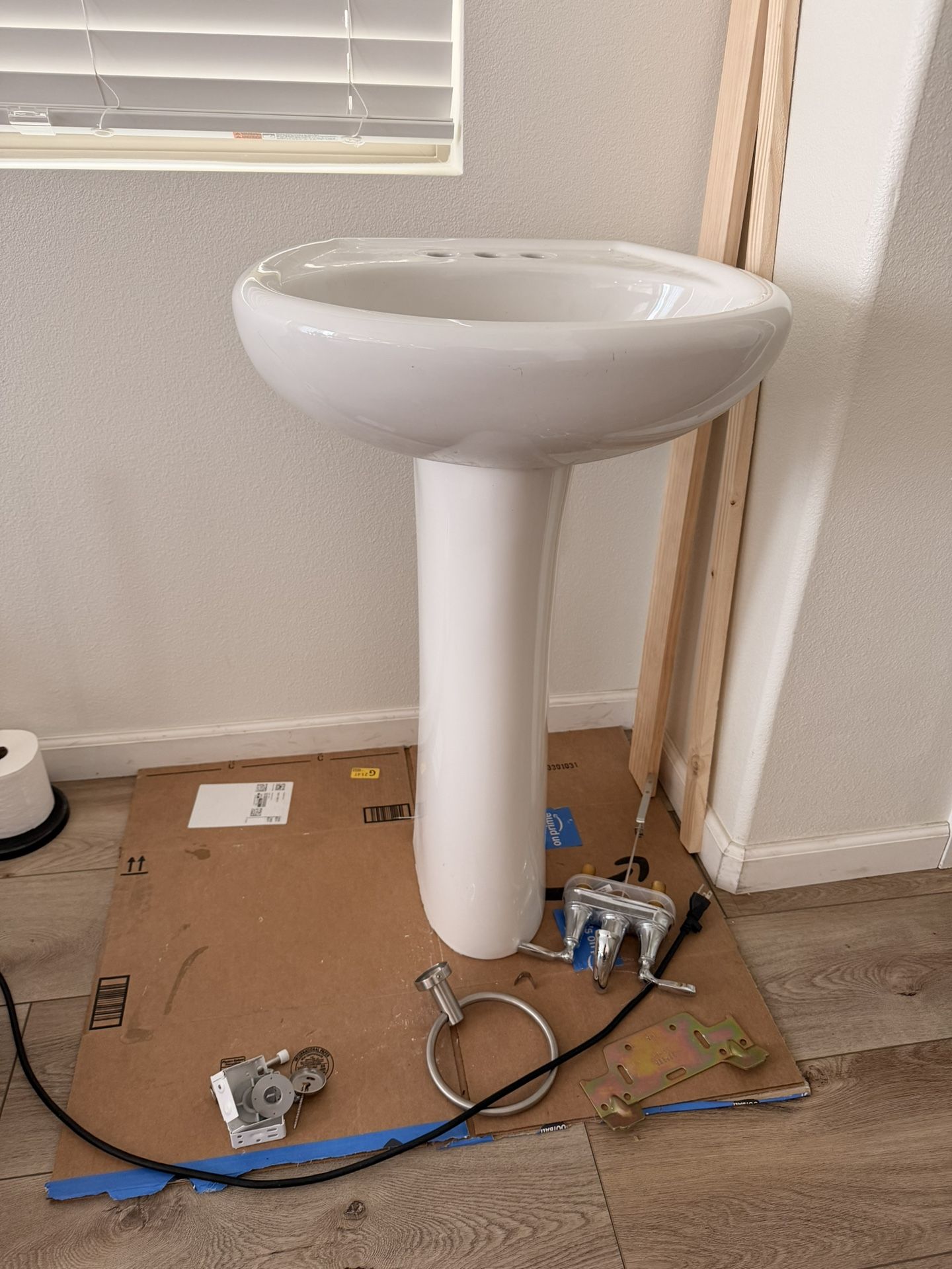 GERBER Pedestal sink & Sink Stand // Bathroom Sink