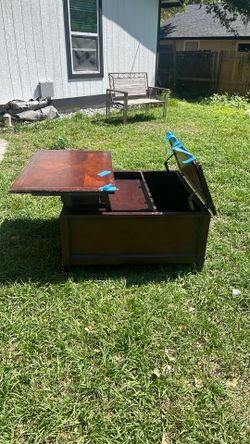 Free Storage Table/ Ottoman