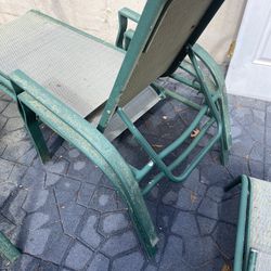 4 FREE Chaise lounge Chairs 