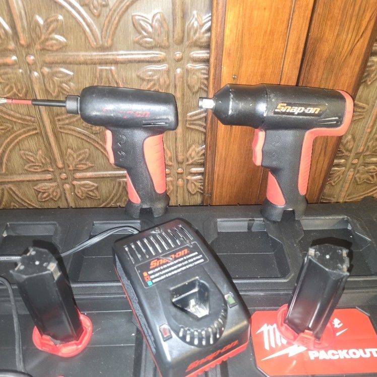 Snap On Set Of 2 Drill & Torque 2 Battery S & Charger $165