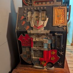 Antique Mills Slot Machine