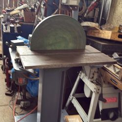 Variable Speed, 18 Inch Disc Sander Very Smooth