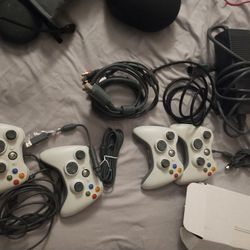 Xbox 360 With 4 Controllers 