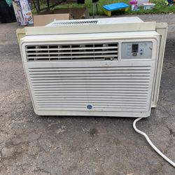 GE 27,600 BTU Window AC 220v
