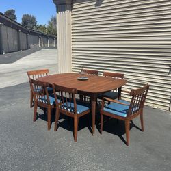 Mid Century Modern Refinished Dining Table Set.
