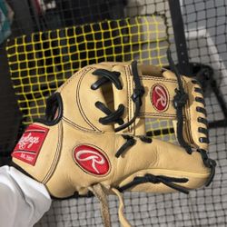 Rawlings Baseball Glove