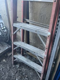 Ladder, Good Condition 