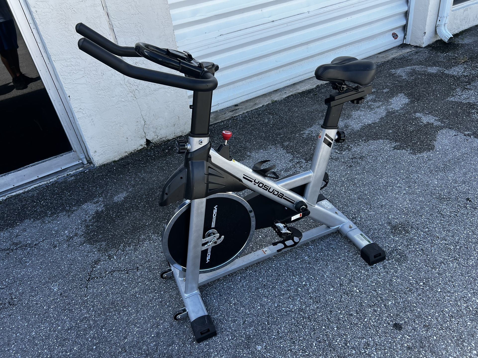 Delivery Available! YOSUDA Indoor Cycling Bike Magentic Stationary Indoor Home Gym Bike! Works great! Retails $299.99