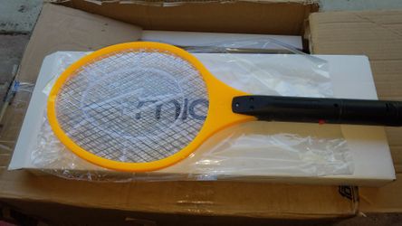 Electronic fly swatter