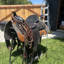 Abetta Pathfinder Saddle - Complete Trail Riding Set