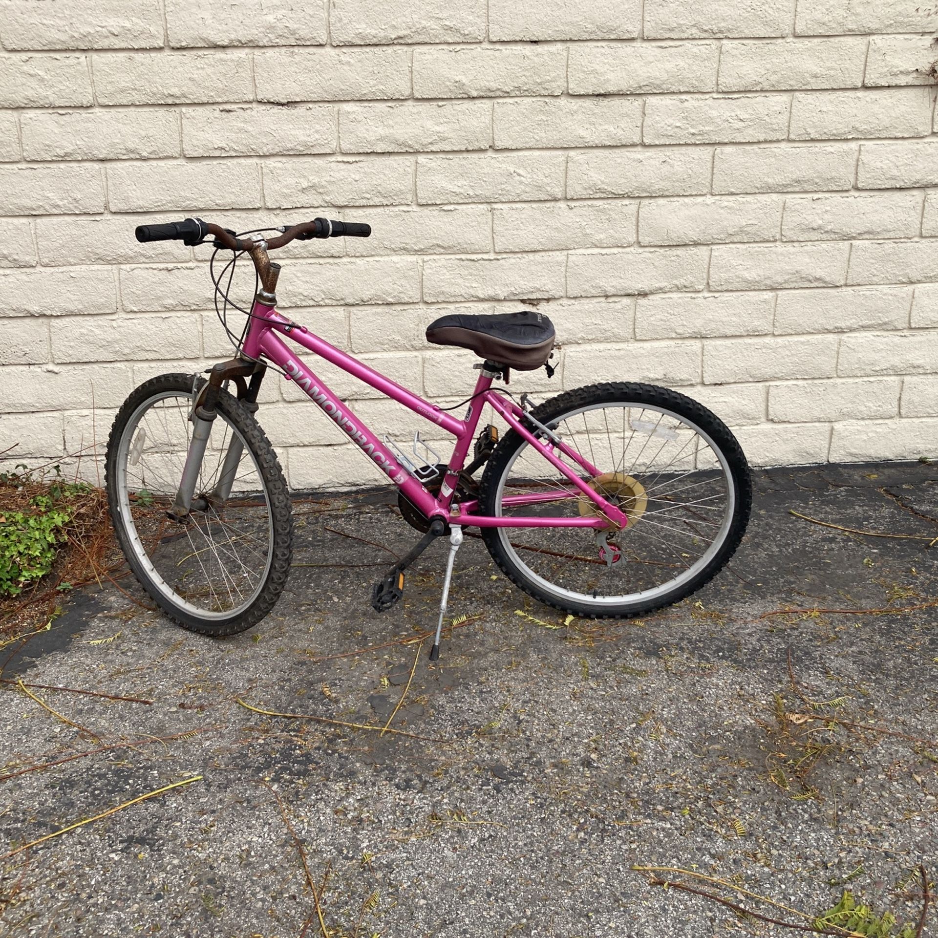Diamondback Outlook 26 Inch Bicycle