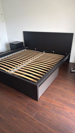 King Black Bed - cama negra tamaña king