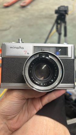 Vintage Minolta 7s Rangefinder Camera – $200