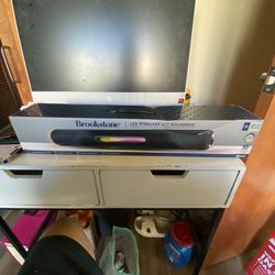 Brookstone LED wireless 17.7 sound bar