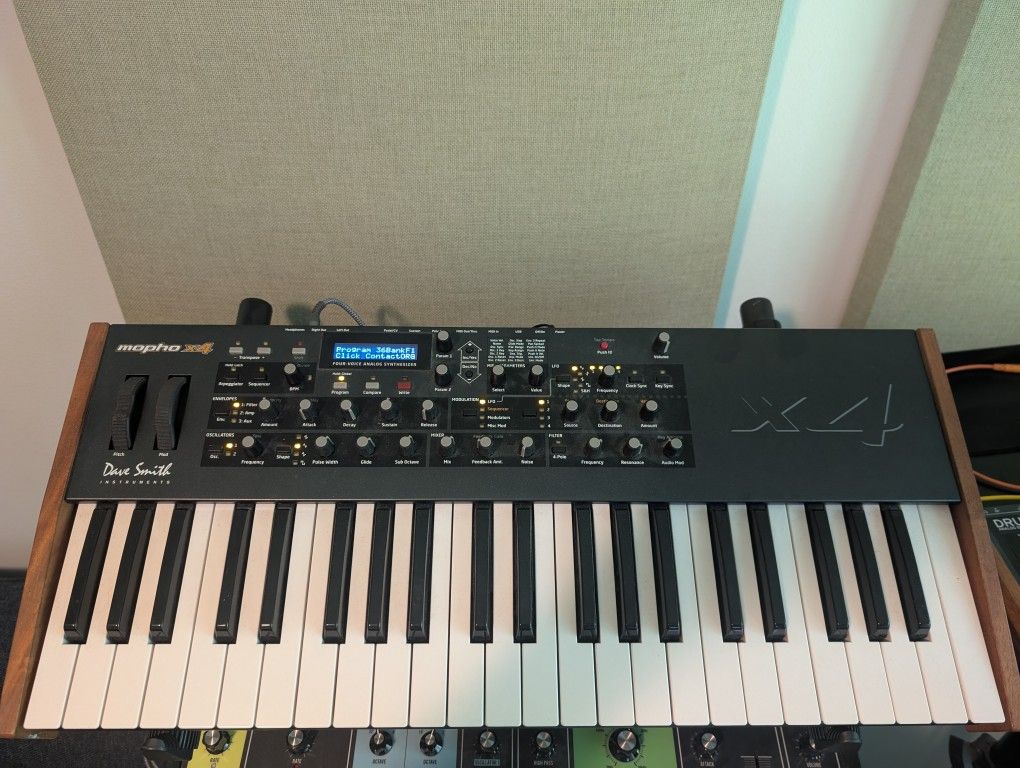Dave Smith Mopho x4 Synthesizer