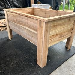 Raised Planter Box 🥬🍅🌶️🥒🪴