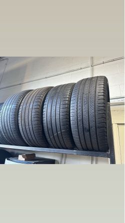 SET OF TIRE 285 45 22 PIRELLI 85% LIFE