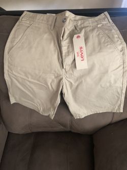 Levi’s Straight Chino short