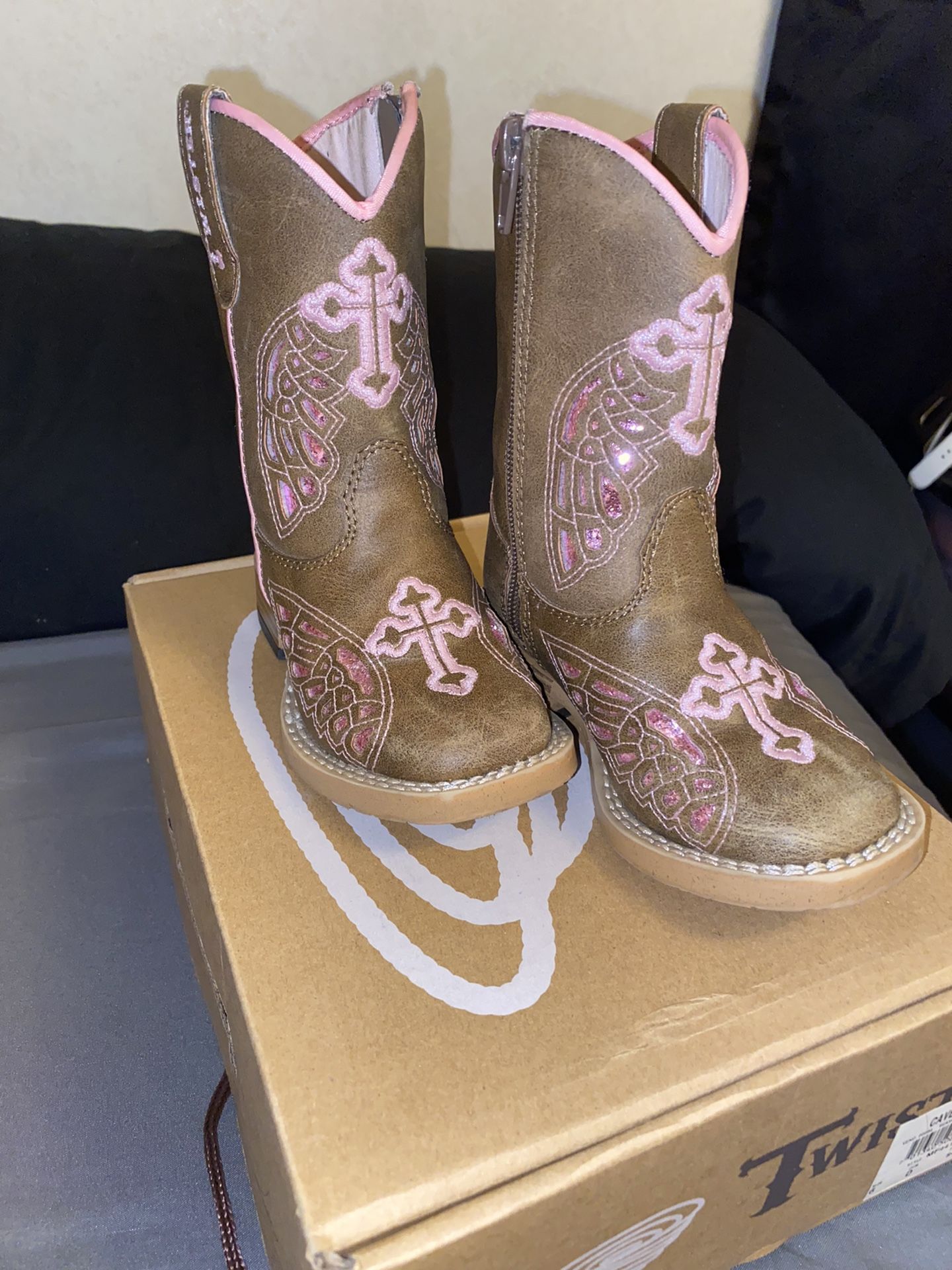 Girl Western Boots (READ BELOW 👇🏽 ) 