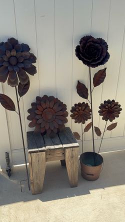 Metal Garden Flowers Stakes Rusty Yard Decor Rustic Farmhouse