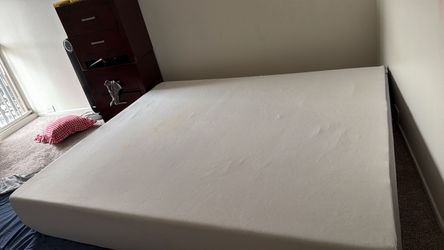 Cal King 12" Memory Foam Mattress + Free Cover