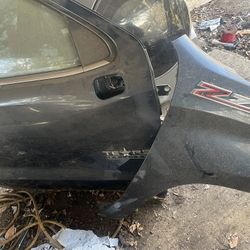 2021 Passenger front Door / fender