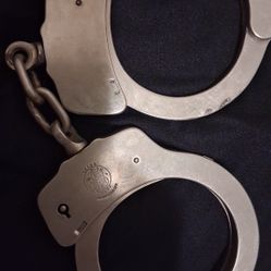 Handcuffs Smith & Wesson