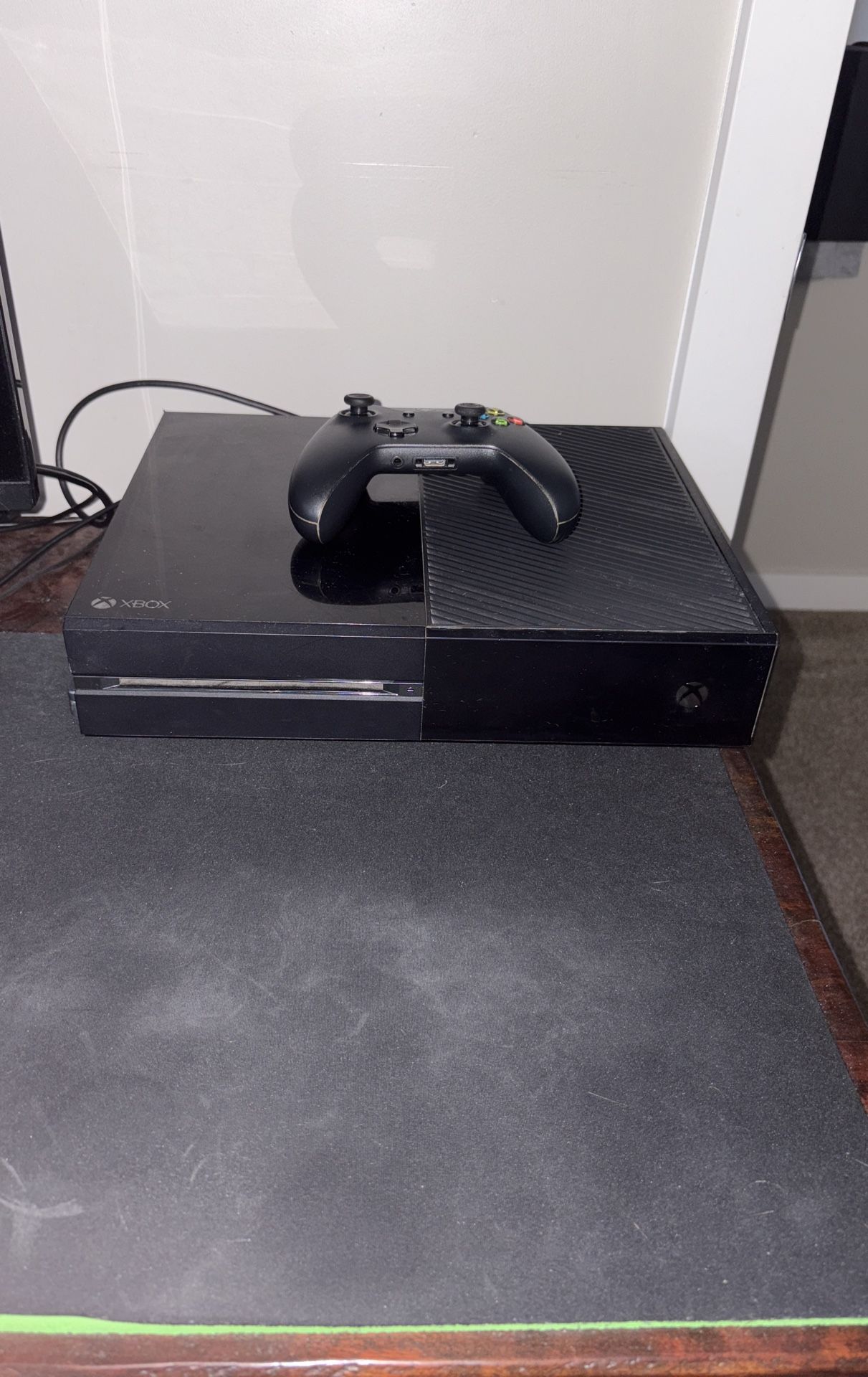 Xbox one W controller and all cords