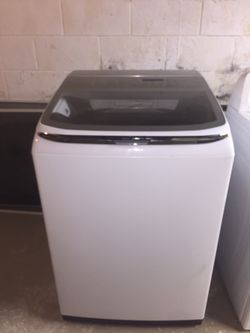 Samsung 5.4 cu ft High efficiency Top load washer with Active wash and steam in white,Energy star