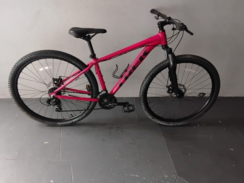 BICYCLE TREK 21 SPEED SIZE 29 BRAND NEW