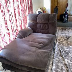 Brown LivingRoom Sofa 🛋 For SALE!!🤎🙌🏻💯💫📲✅