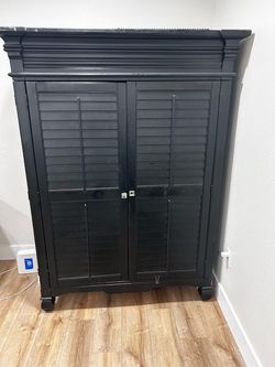 Armoire / closet desk