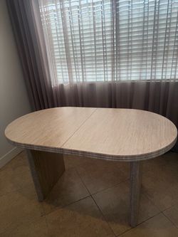 Oval dining table