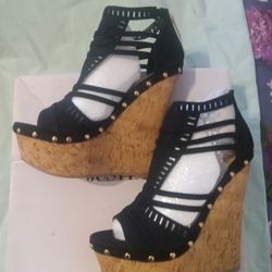 BLACK HIGH WEDGES 8.5 WOMAN