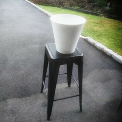 All Metal Plant Stand -30 Inches Tall 
