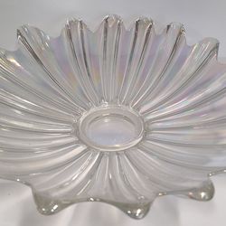 Beautiful Vintage Irradesant Federal Glass Bowl 