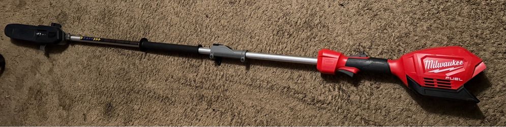 MILWAUKEE POLE SAW