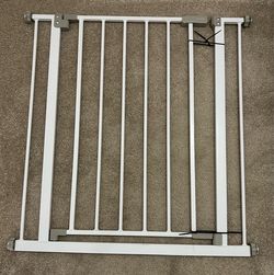 InnoTruth Walk-Through Baby Gate (29.5”)