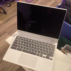 Lenovo Chromebook Flex 3 Laptop | 4 GB RAM | 64GB Storage (Great Condition!)