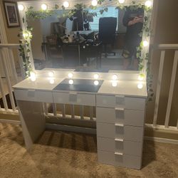 Girls/women’s Vanity White With Lights 48 X 60 