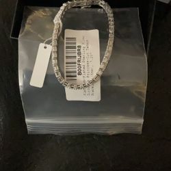 Platinum Plated Sterling Silver  Chic Zerconium  Tennis Bracelet 