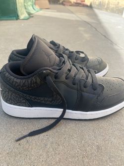 Nikes 7y