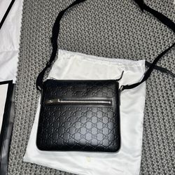 Gucci Signature Leather Messanger