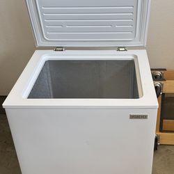 Igloo Chest Freezer 3.5 cu. ft.