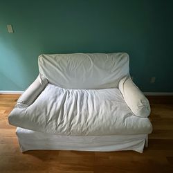 Casual upholstered loveseat