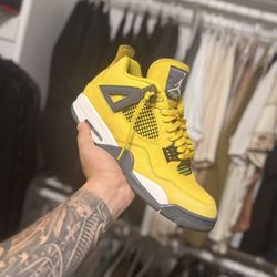 Air Jordan Retro 4  Lightning 2021