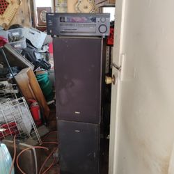 Pioneer Receiver VSX-D411and 10in RCA Floor Speakers 
